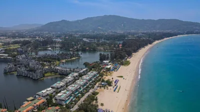 Deluxe Apartment — Beachfront Residences - Stunning Sea and Lake View